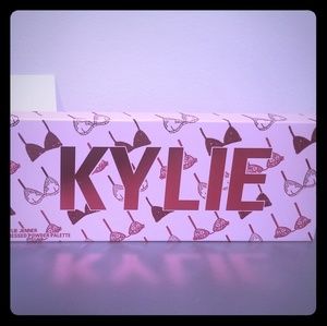 Kylie Cosmetics Valentines Day  Palette